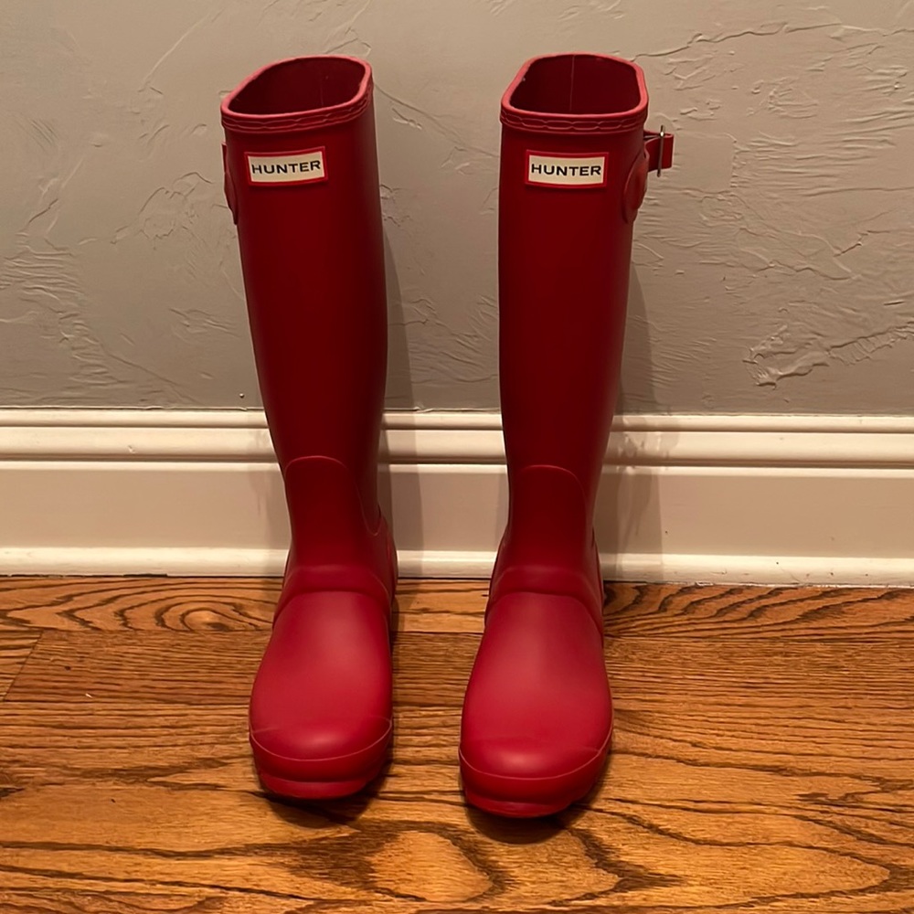 Like new Hunter Original Tall Rain Boots size 7